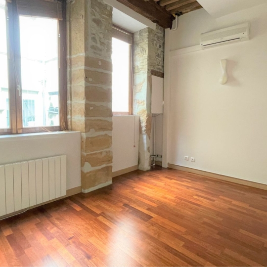  Annonces ST CYR : Appartement | LYON (69002) | 69 m2 | 1 157 € 