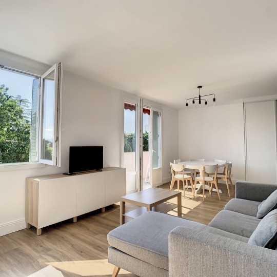  Annonces ST CYR : Appartement | LYON (69005) | 81 m2 | 1 450 € 