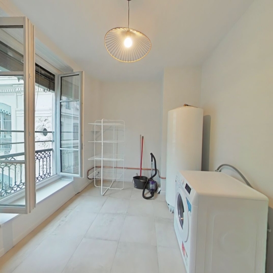  Annonces ST CYR : Appartement | LYON (69001) | 133 m2 | 2 600 € 