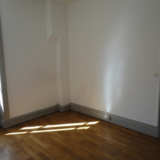  Annonces ST CYR : Appartement | LYON (69008) | 39 m2 | 690 € 