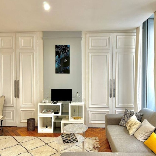  Annonces ST CYR : Apartment | LYON (69002) | 55 m2 | 1 950 € 