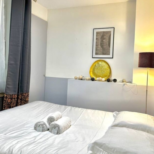  Annonces ST CYR : Apartment | LYON (69002) | 55 m2 | 1 950 € 