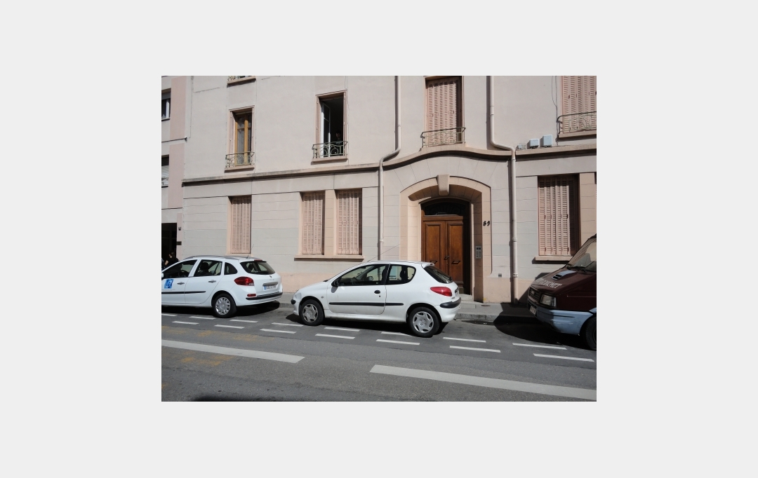 Annonces ST CYR : Appartement | LYON (69008) | 39 m2 | 690 € 