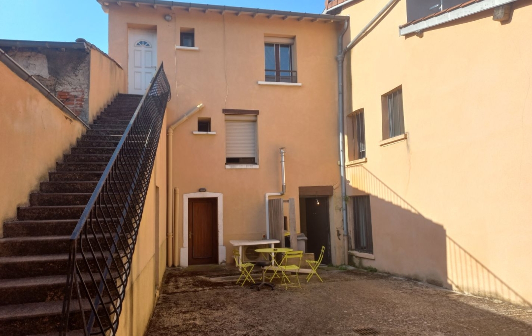 Annonces ST CYR : Immeuble | LA TOUR-DE-SALVAGNY (69890) | 162 m2 | 621 000 € 