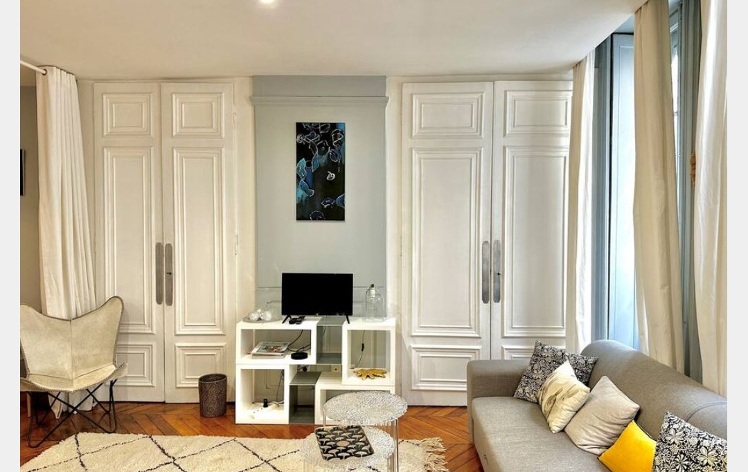 Annonces ST CYR : Apartment | LYON (69002) | 55 m2 | 1 950 € 