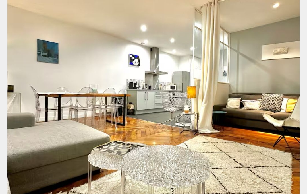 Annonces ST CYR : Apartment | LYON (69002) | 55 m2 | 1 950 € 